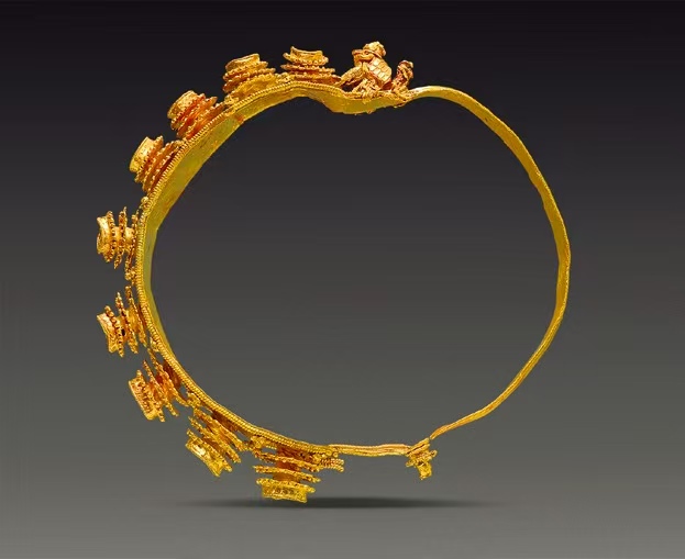 宁夏银川市出土西夏迦陵频伽莲瓣联珠纹金头饰